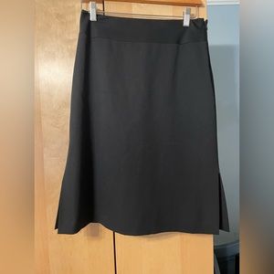 Banana Republic Stretch Skirt. Black size 0 Side slits.